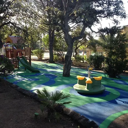 Domaine Des Naiades 4*